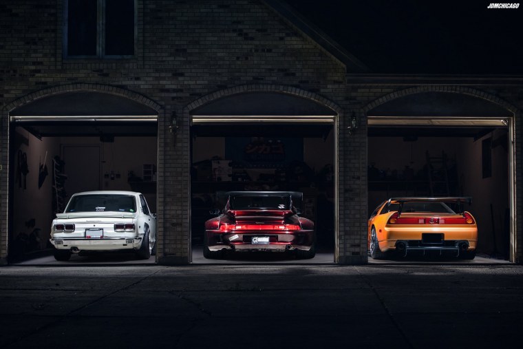 Темный гараж