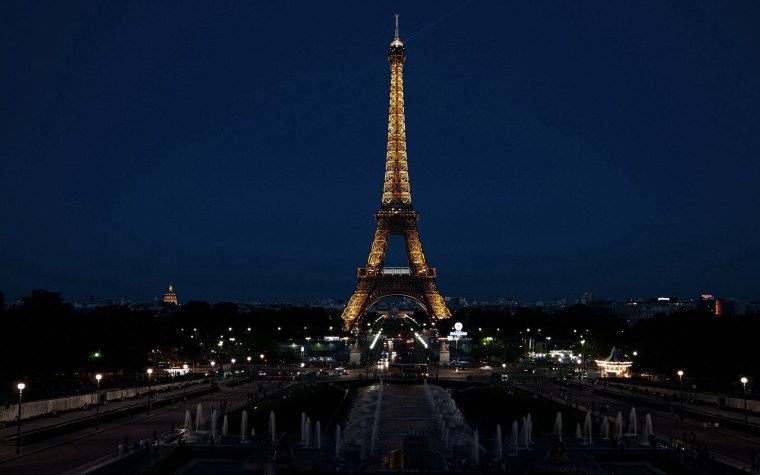 Франция Париж Эйфелева башня фонтан