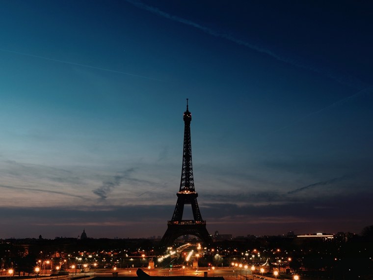 Париж Эйфелева башня ночью