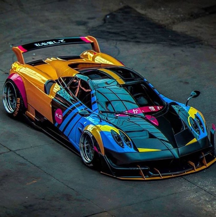 Суперкар Ламборджини авентадор