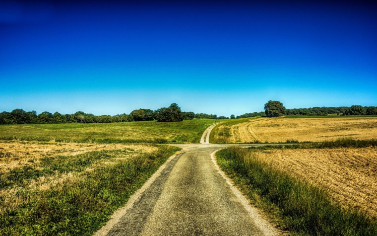 Дорога через поле
