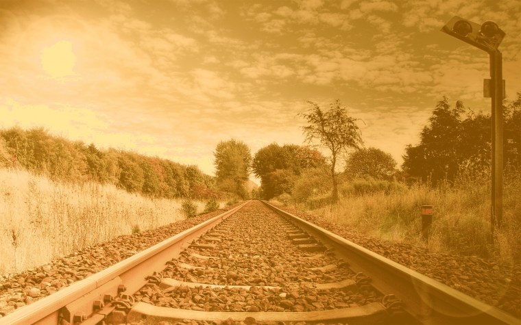 Железная дорога уходящая в даль