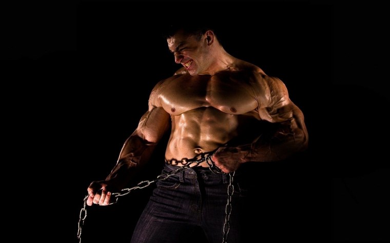 Мужская рука с часами