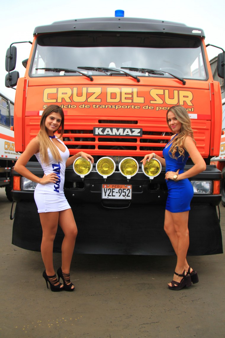 Красивые девушки и Грузовики