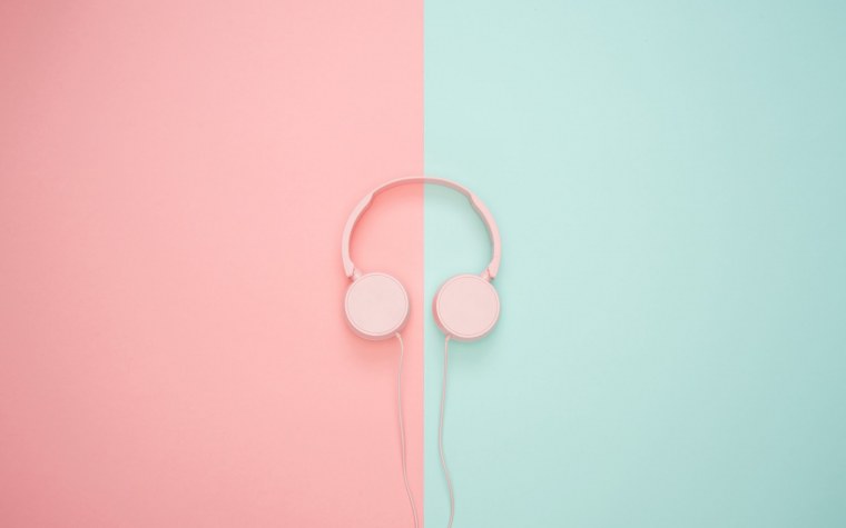 Аниме девушка с ноутбуком