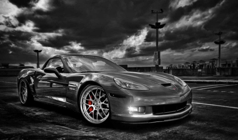 Машина черно белая