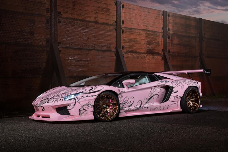Обои Lamborghini Pink