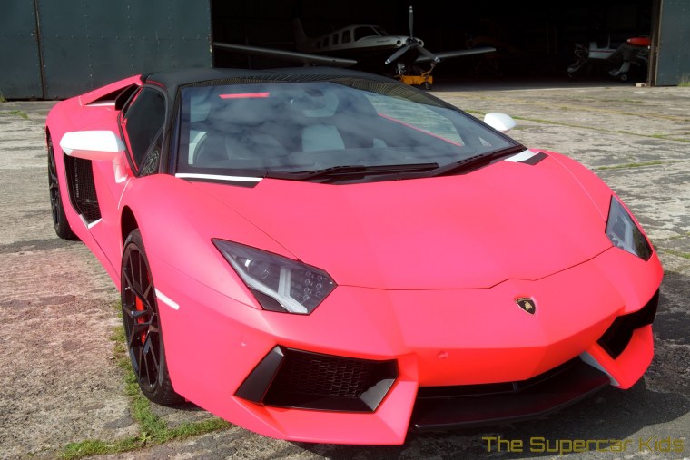 Ламборджини розовая блестящая