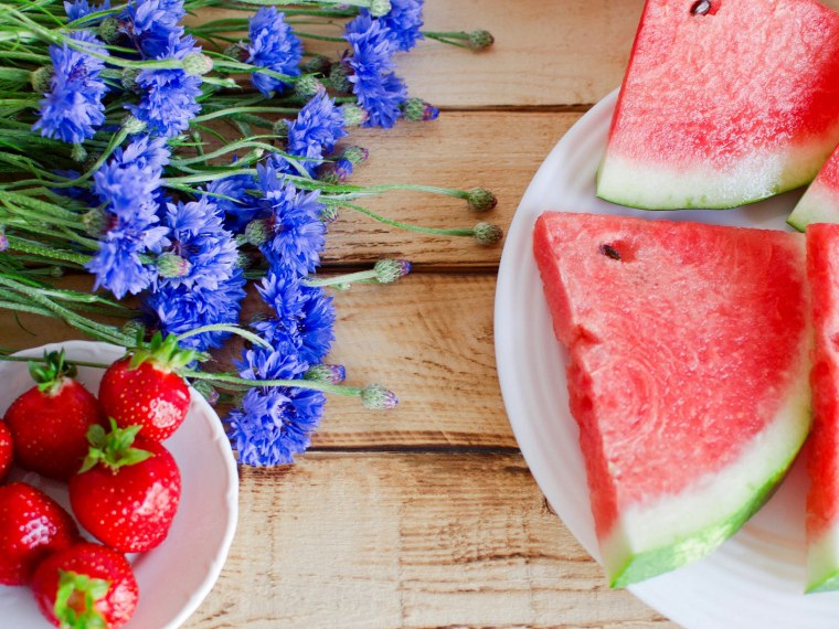 Красивые яркие фрукты