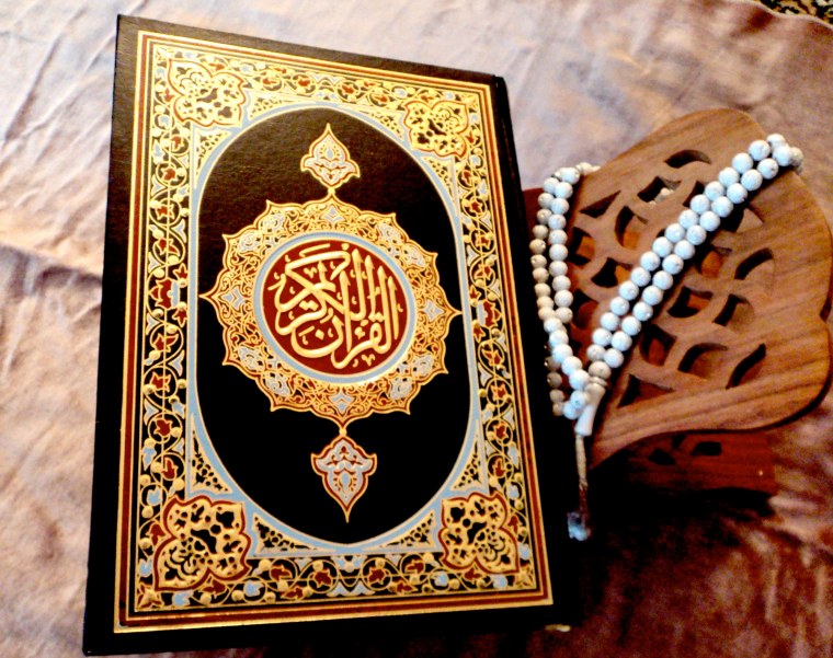 Коран и четки
