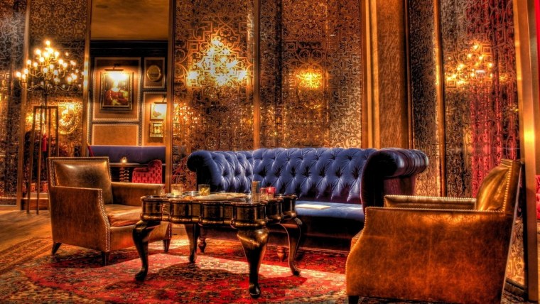 Красивый бассейн