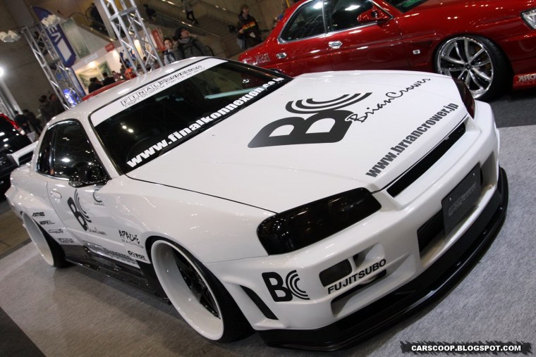 Nissan Skyline r34 винил белый