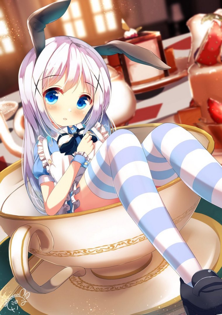 Полосатые чулки аниме