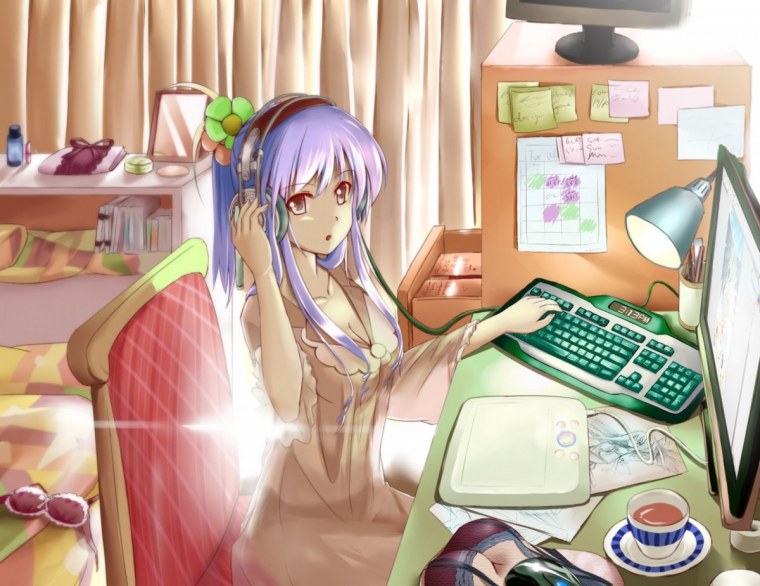 Аниме девушка с компьютером