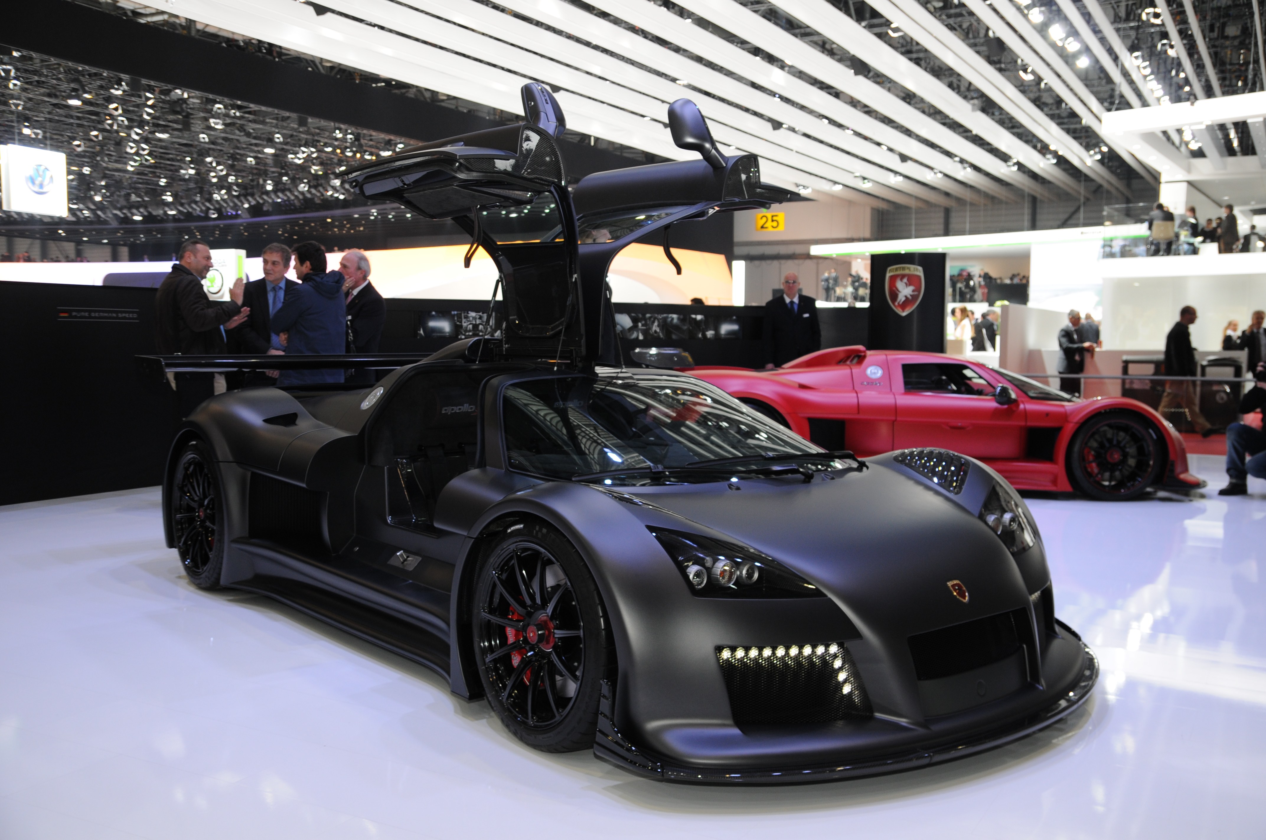 Eng r. Appollo Gumpert. Gumpert Apollo r. Gumpert Apollo n. Гумперт 2022.