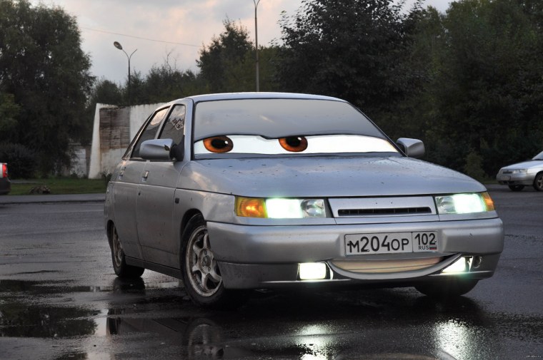 ВАЗ 2112 сбоку