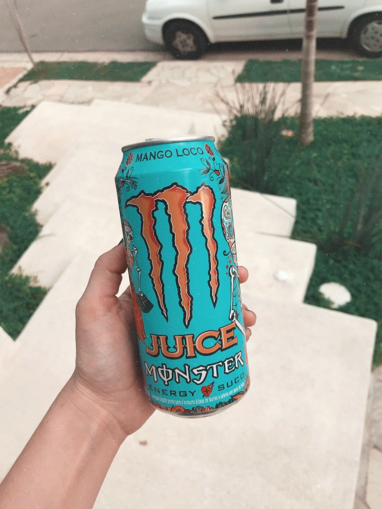 Эстетика с энергетиками в руках