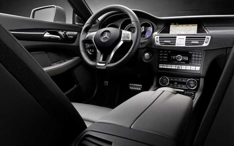 Мерседес GTR AMG салон ночь