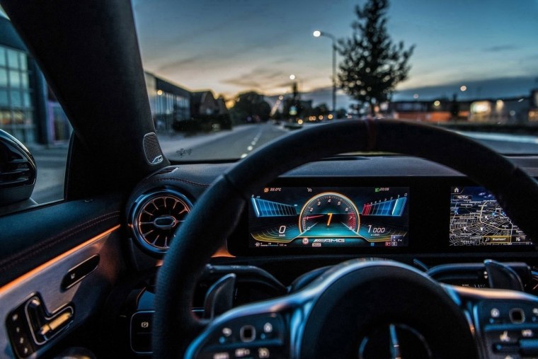 Мерседес АМГ 2020 ночью