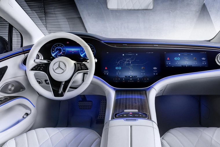 Мерседес EQS 2022