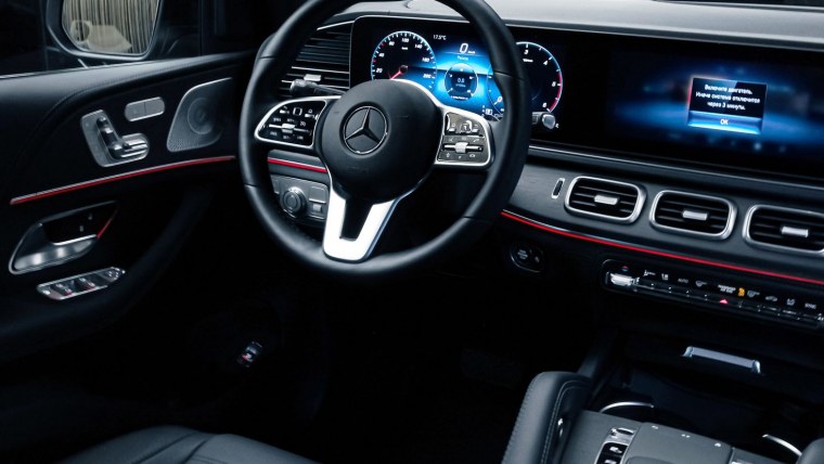 Черная машина внутри