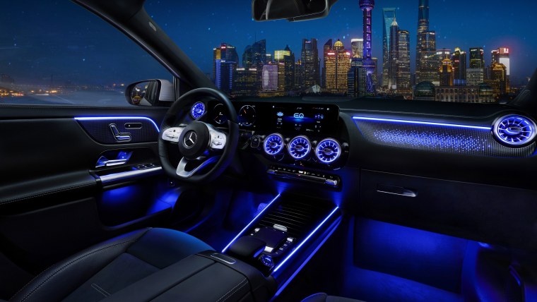 Мерседес е200 АМГ салон ночью