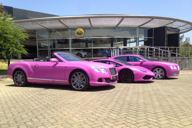 Ниссан ГТР розовый