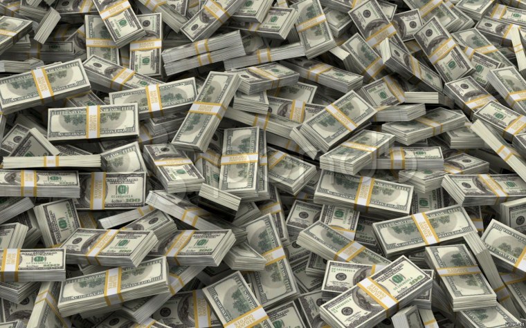 Деньги на черном фоне