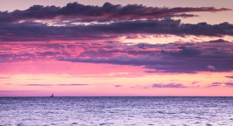 Розовое закатное небо