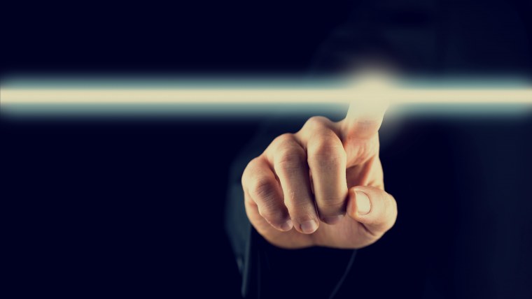 Рука указывает в небо