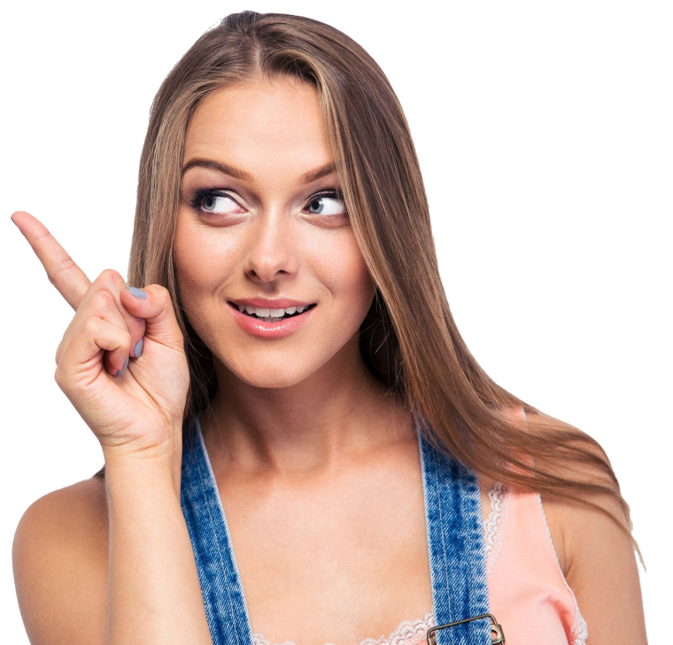 Мужчина улыбается