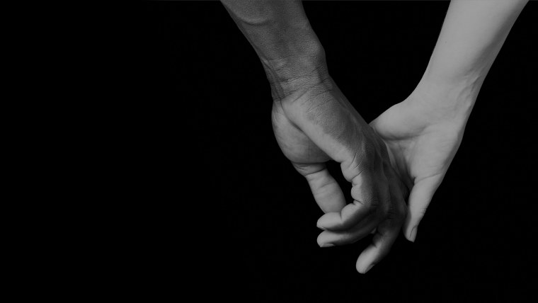 Руки влюбленных