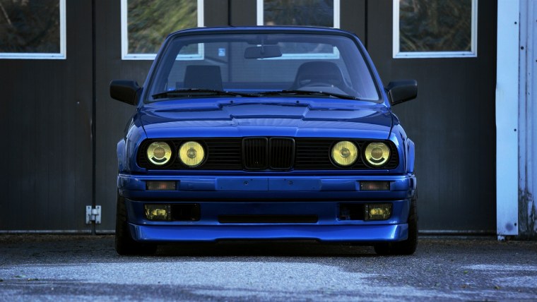 BMW 3 Series (e30)