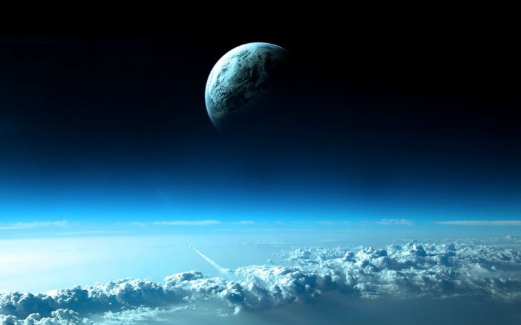 Розовое небо с облаками