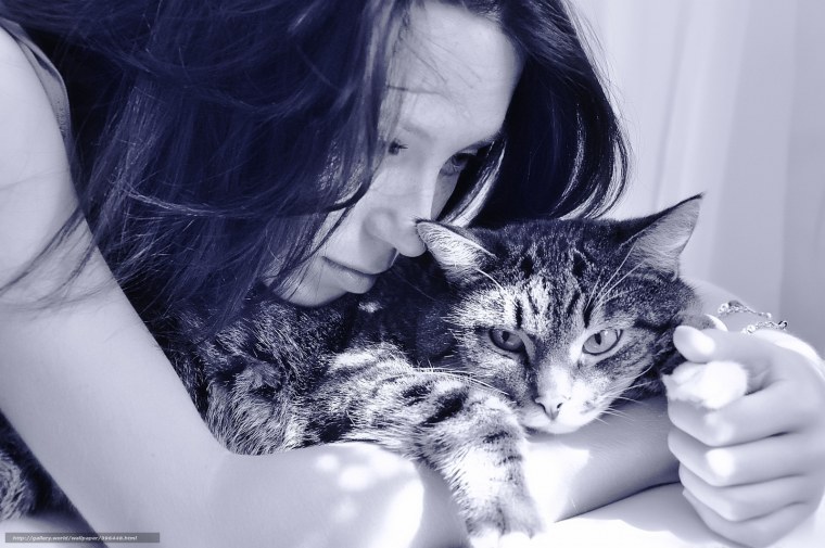 Девушка с котенком