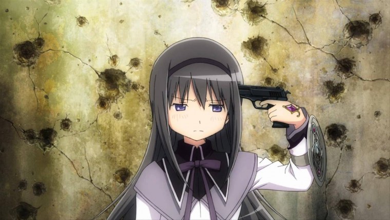 Акеми Хомура застрелилась