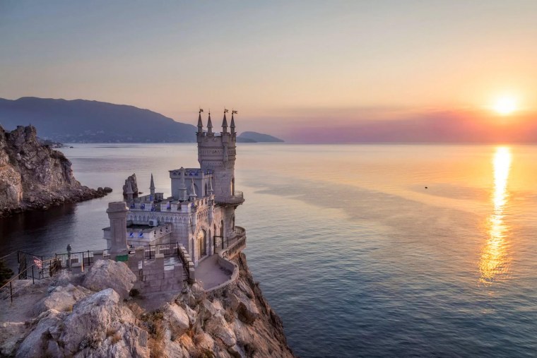 Крым сосны горы море Песчаное