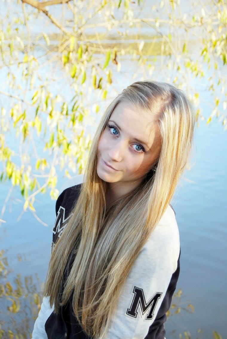 Мальчик в маске