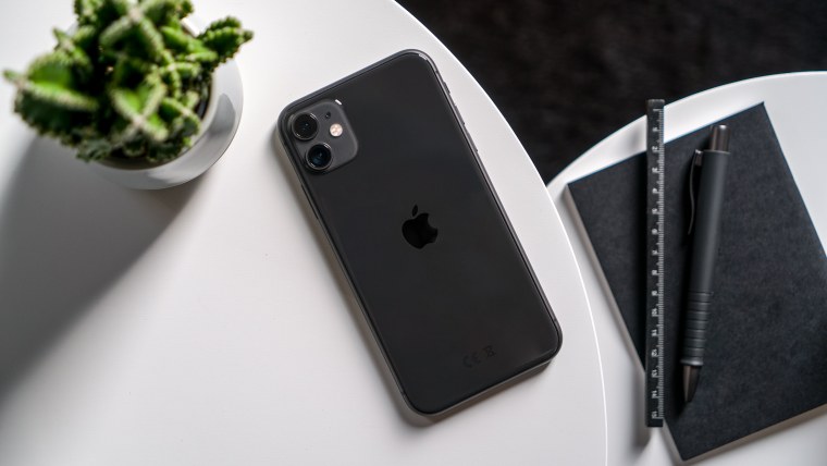 Айфон 12 вид сзади