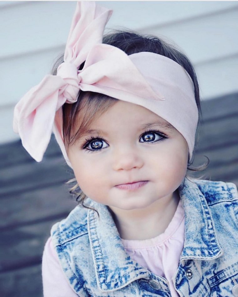 Смешная девочка