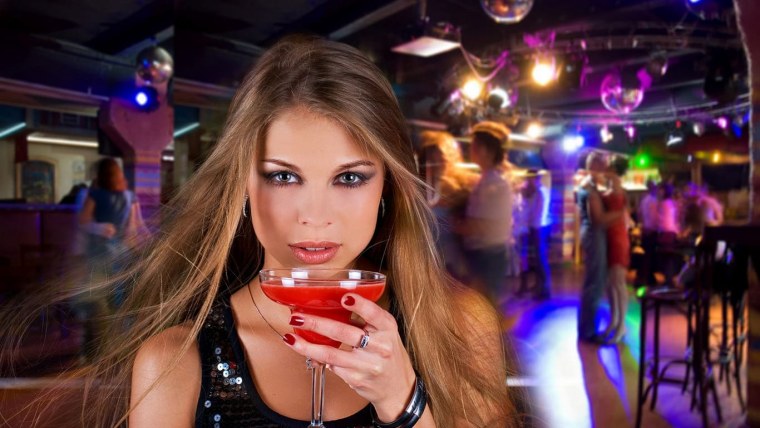 Девушки в клубе