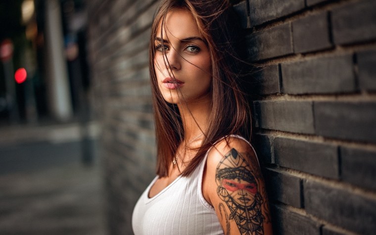 Красивые татуированные девушки