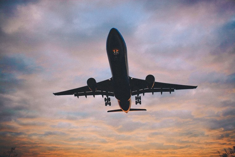 Девушка в самолете