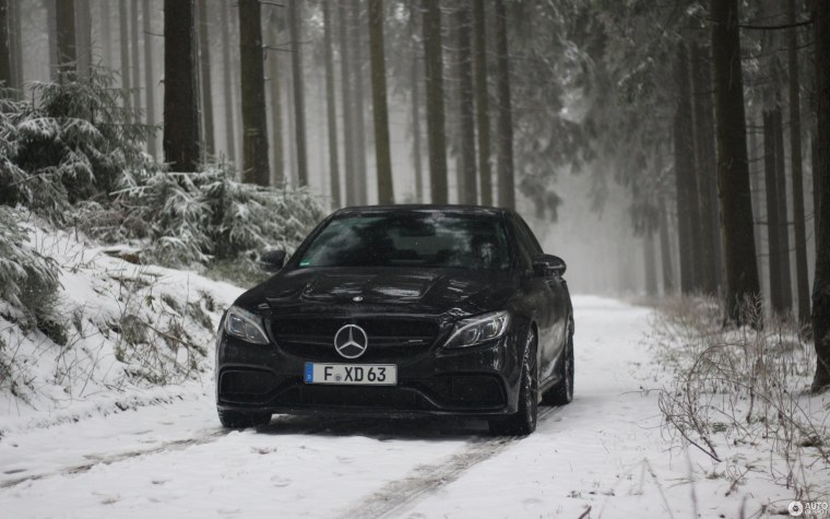 Зимний Мерседес с63
