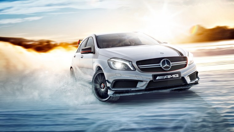 Фотосессия с машиной зимой