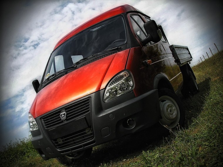 Крашеный бампер Газель 3302