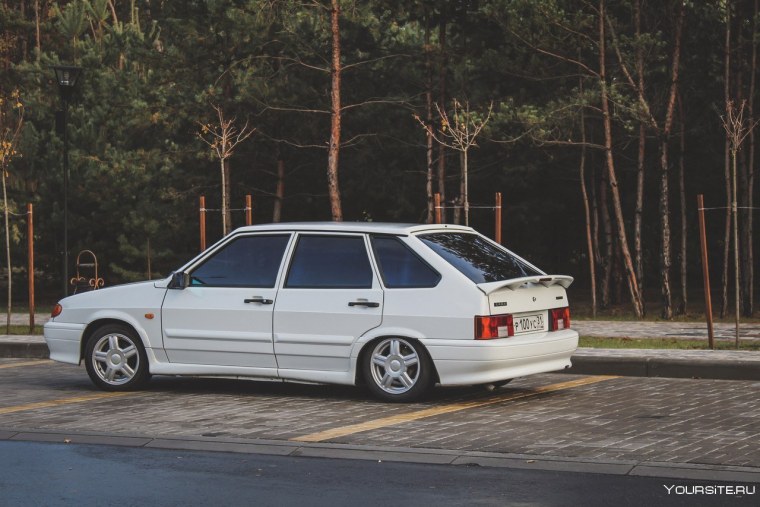 Четырка ВАЗ 2114 белая