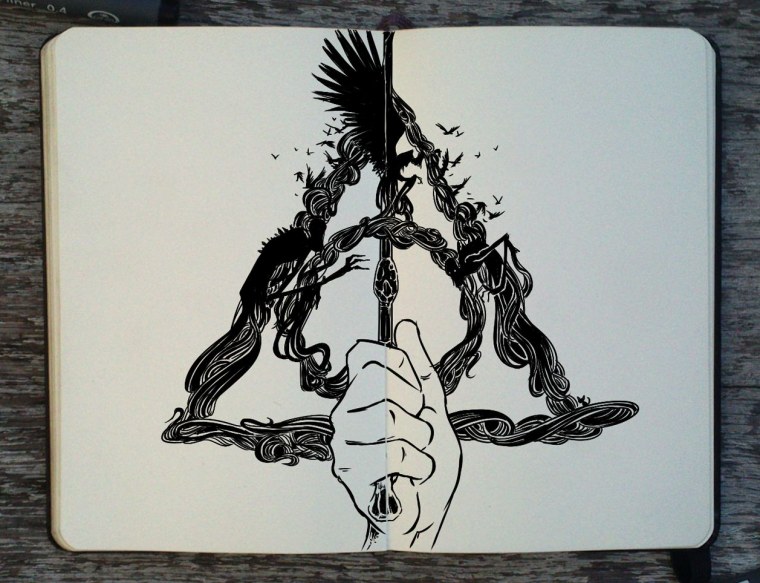 Рука скелета на черном фоне