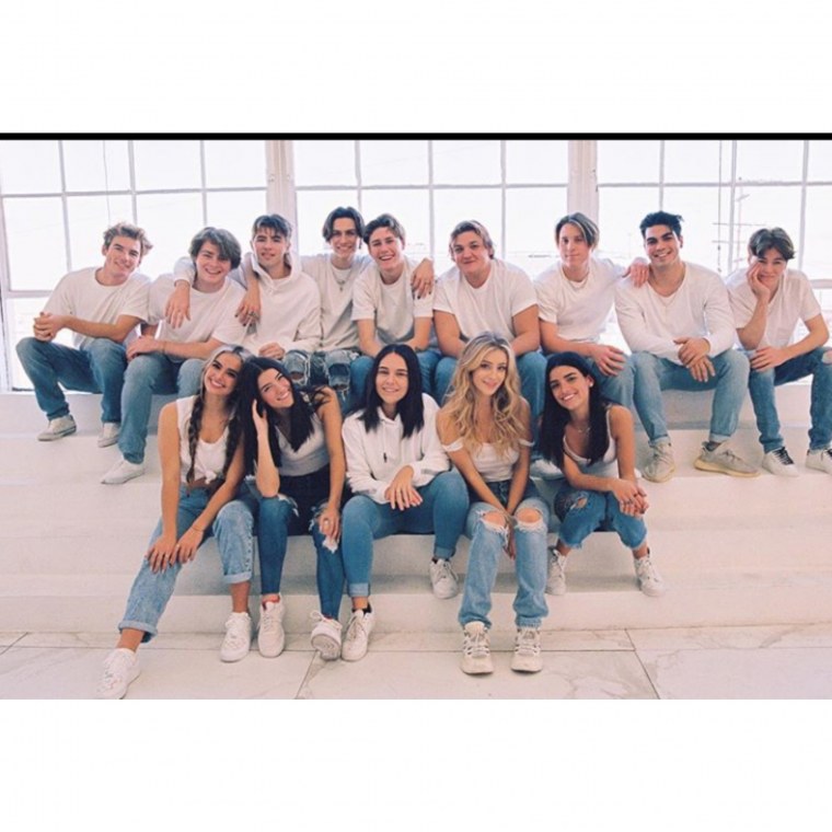 Авани и Райли