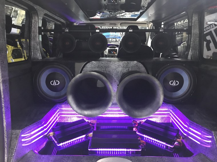 Минивэн альфард автозвук